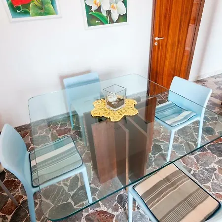 La Casa Sulla * Маскали